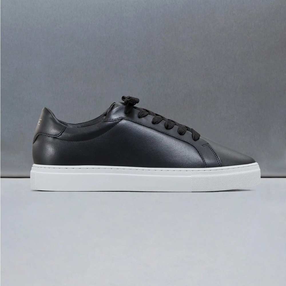 Arne Essential Trainer Court Shors
